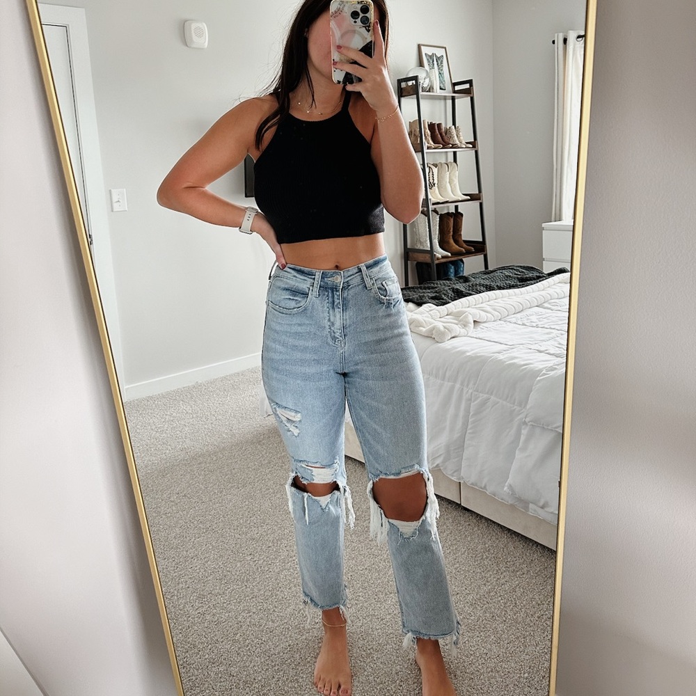 Lush Black Cropped Tank